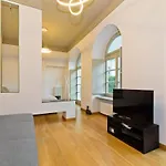 Boutique Apartment Cairoli 30
